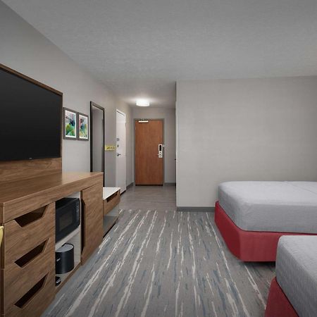 Hampton Inn Waterloo Exteriör bild
