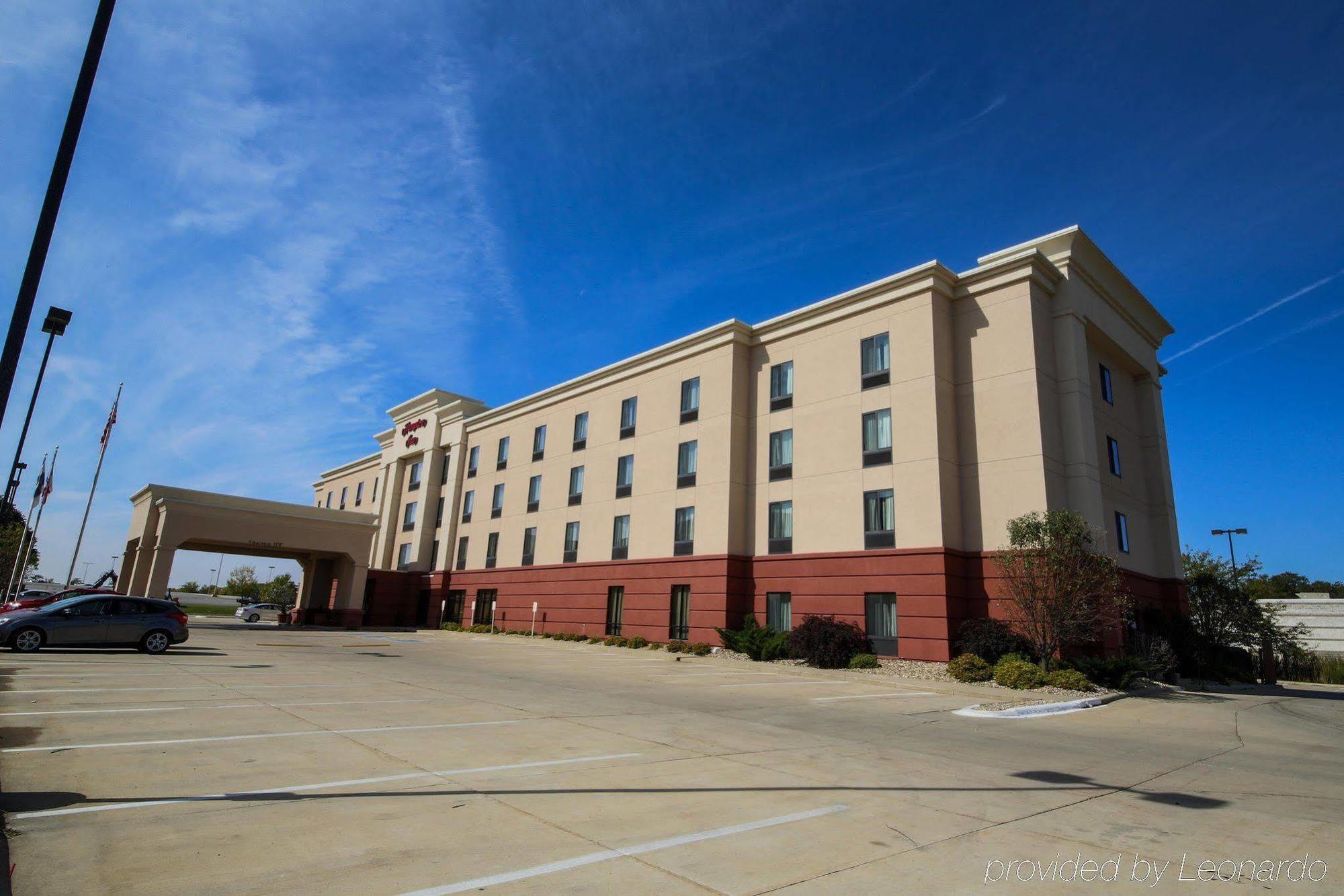 Hampton Inn Waterloo Exteriör bild
