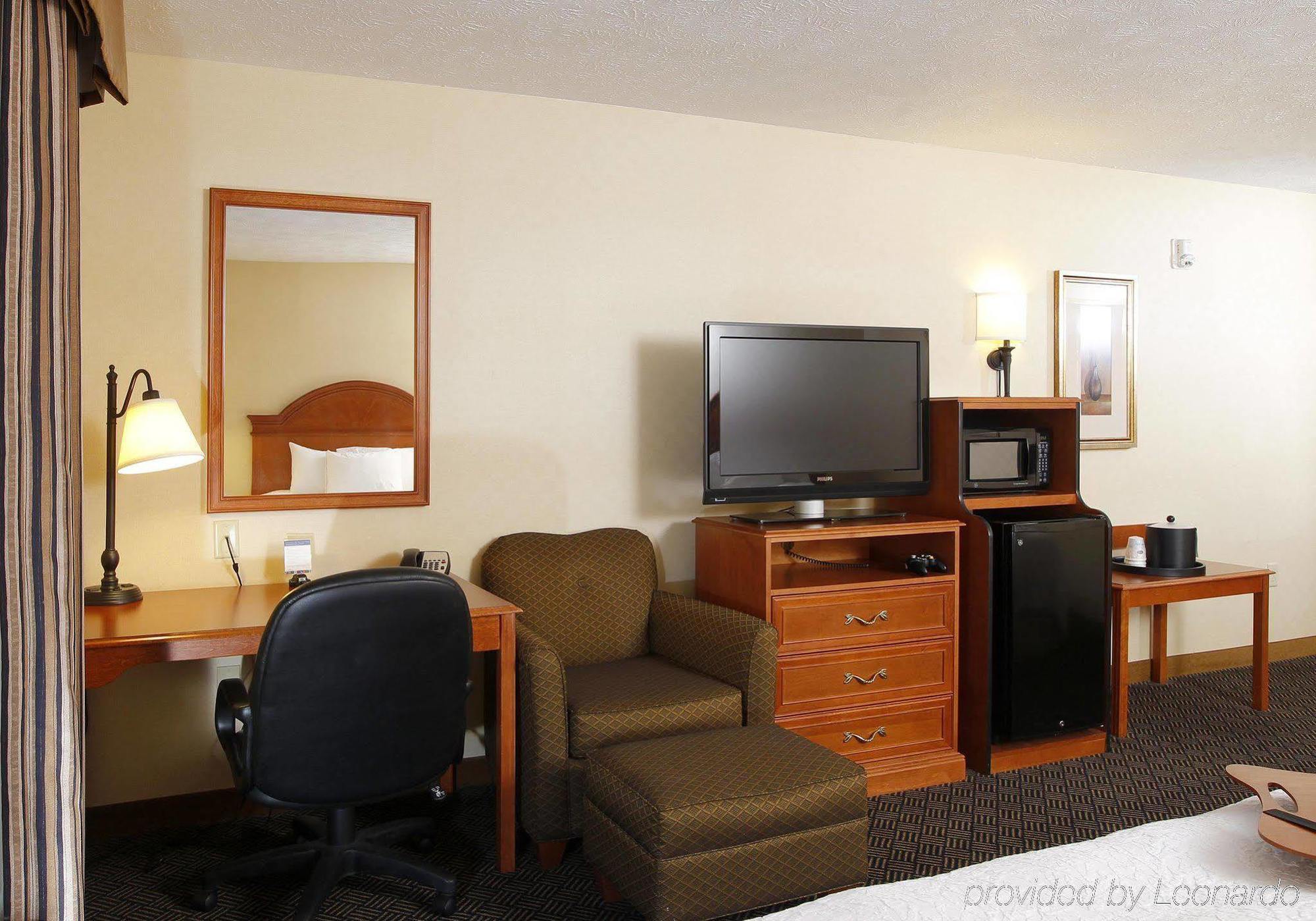 Hampton Inn Waterloo Exteriör bild