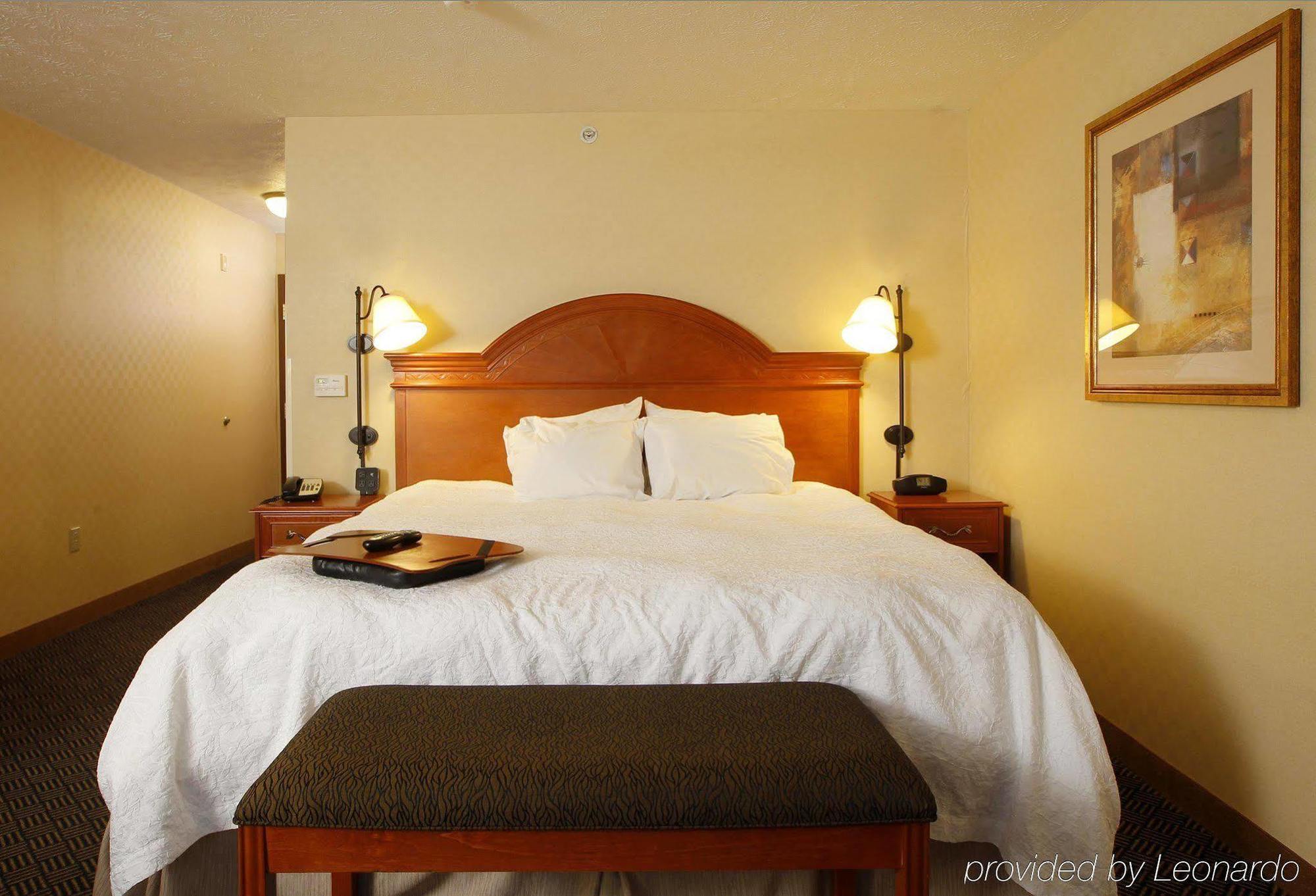 Hampton Inn Waterloo Exteriör bild